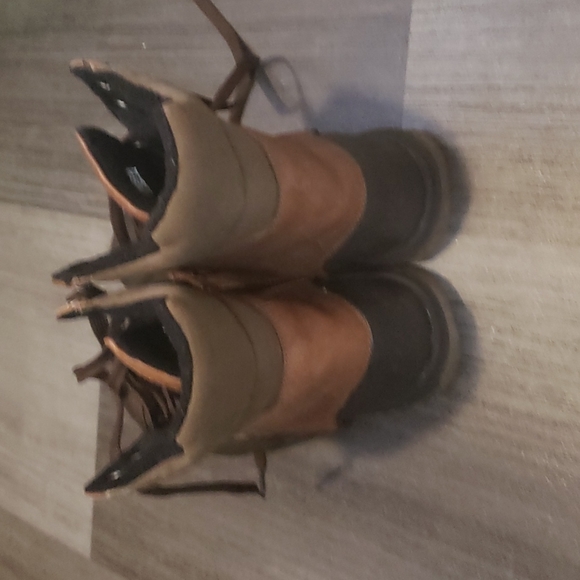 Sperry boots - Picture 3 of 7